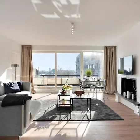 Penthouse, Rooftop Terrace, Free Netflix, Wifi And Airco *
